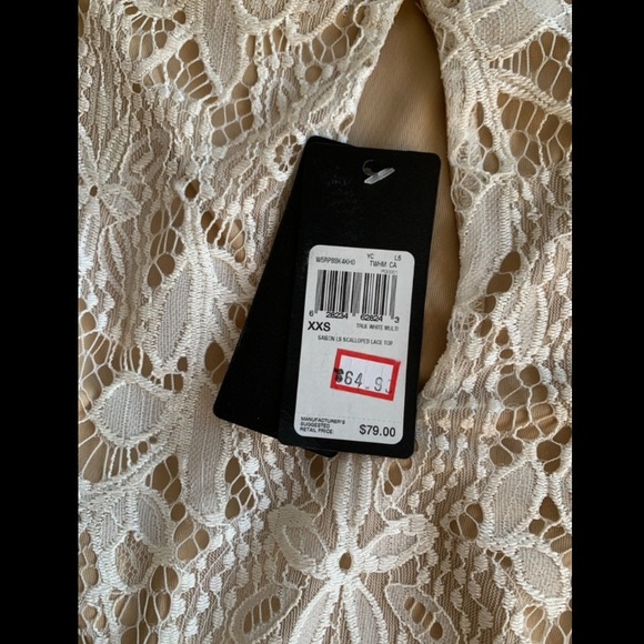 NWT✨ GUESS Saison Scalloped Lace Top - Picture 9 of 12